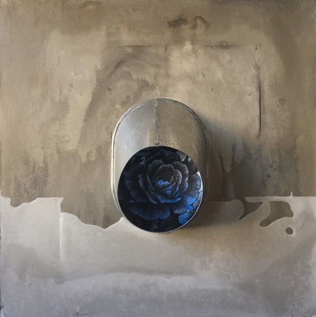 Peephole China Blue, 2017 cement, fabric, gold leaf, tin on wood 61 x 61 cm